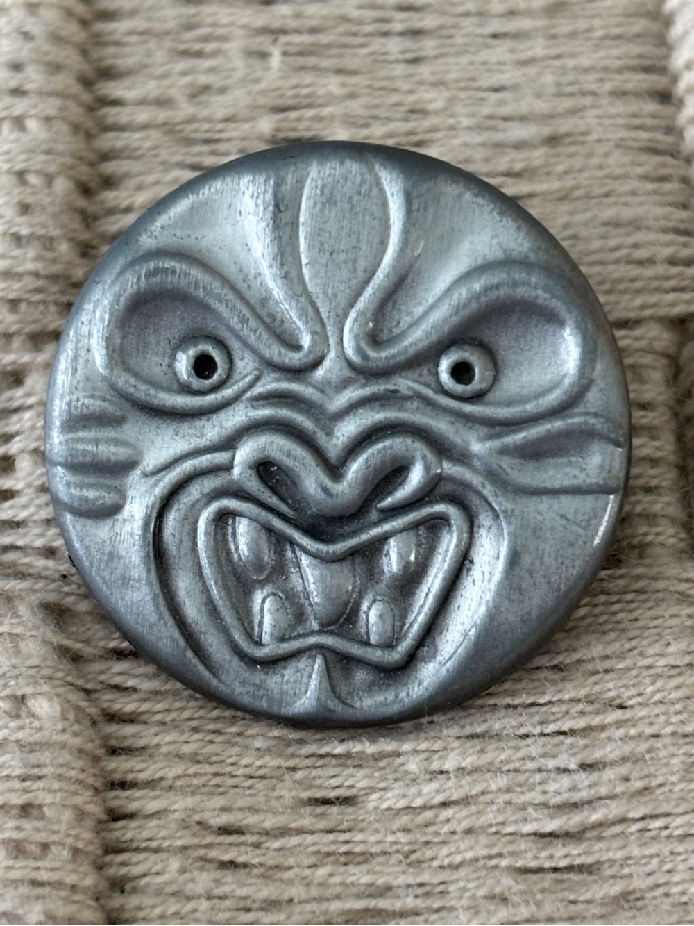 DISNEY 2006 Disney Store Chronicles of Narnia Growling Beast Pin